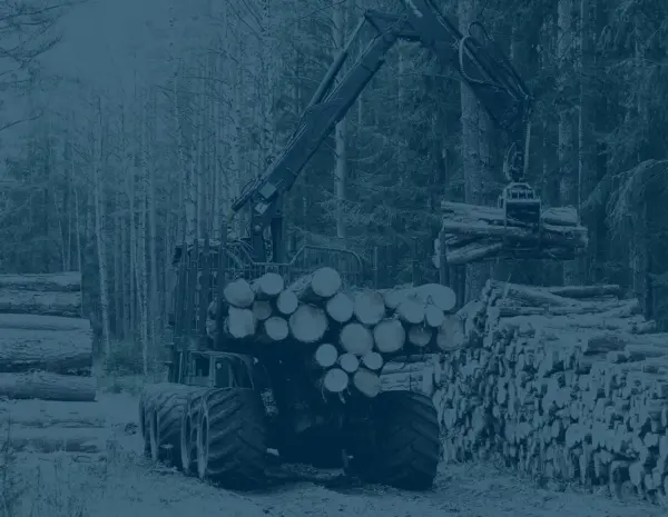 Hemsida_Image_Blue-overlay_Harvester-Forest2_1500x1500px